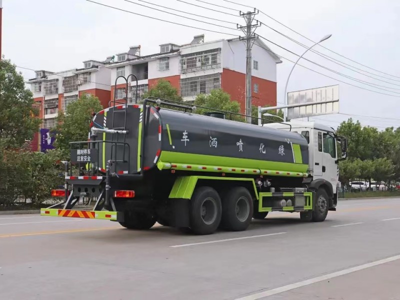 重汽豪沃   15-18吨   型绿化喷洒车